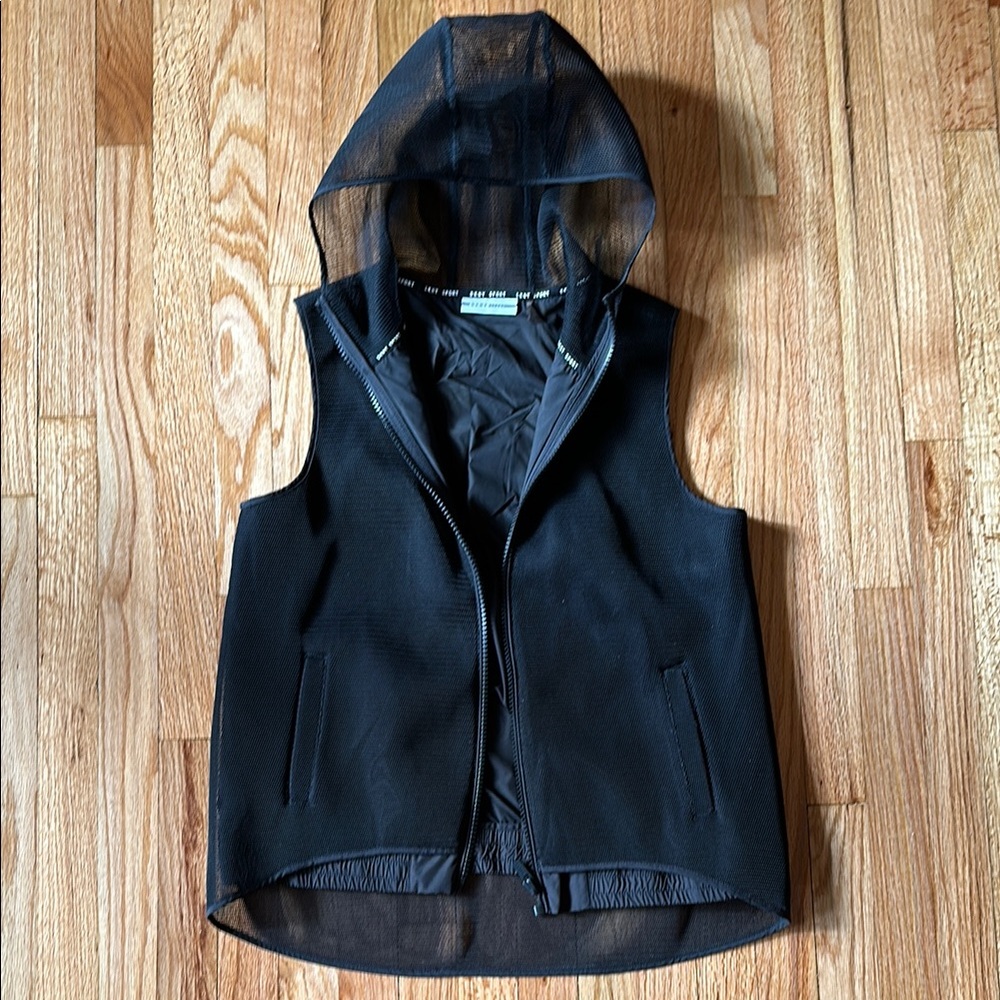 Black Mesh Hooded Vest - Picture 2 of 7